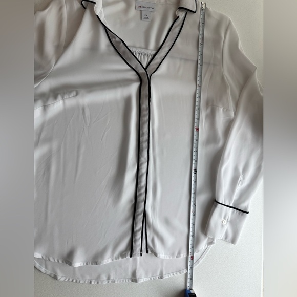 Liz Claiborne Button Down Blouse Petite Medium - Picture 7 of 7